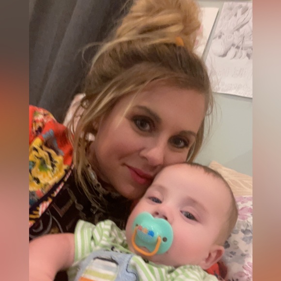 My name is Katy! Single mom of 3! I am very open to offers!! - Picture 8 of 9